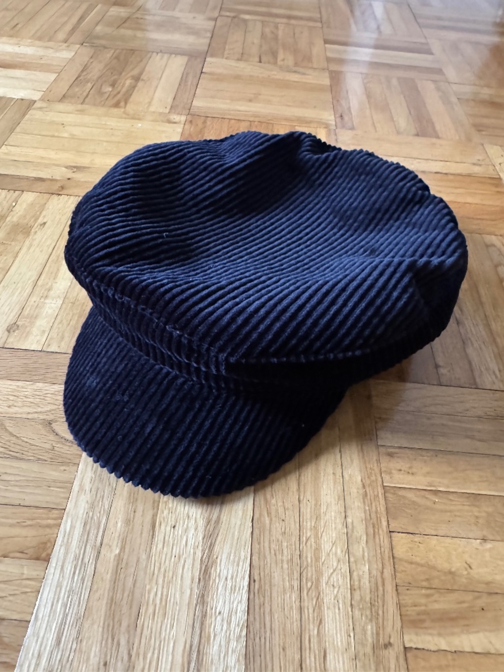 Zara corduroy conductor hat in black